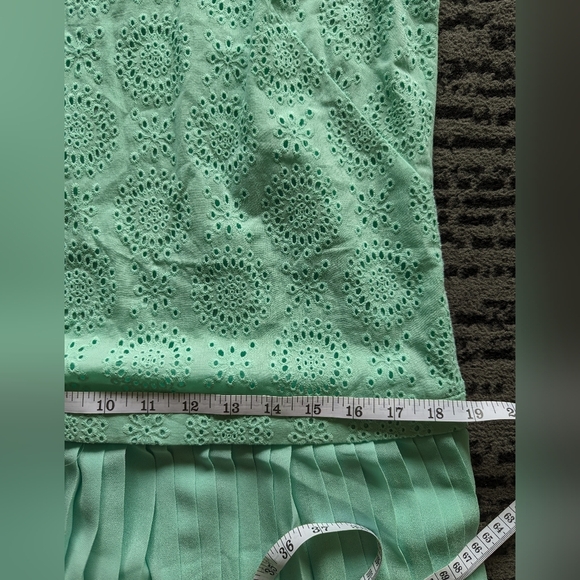 Ann Taylor LOFT eyelet mint green mini dress drop waist pleated hem size 4 - Picture 13 of 13